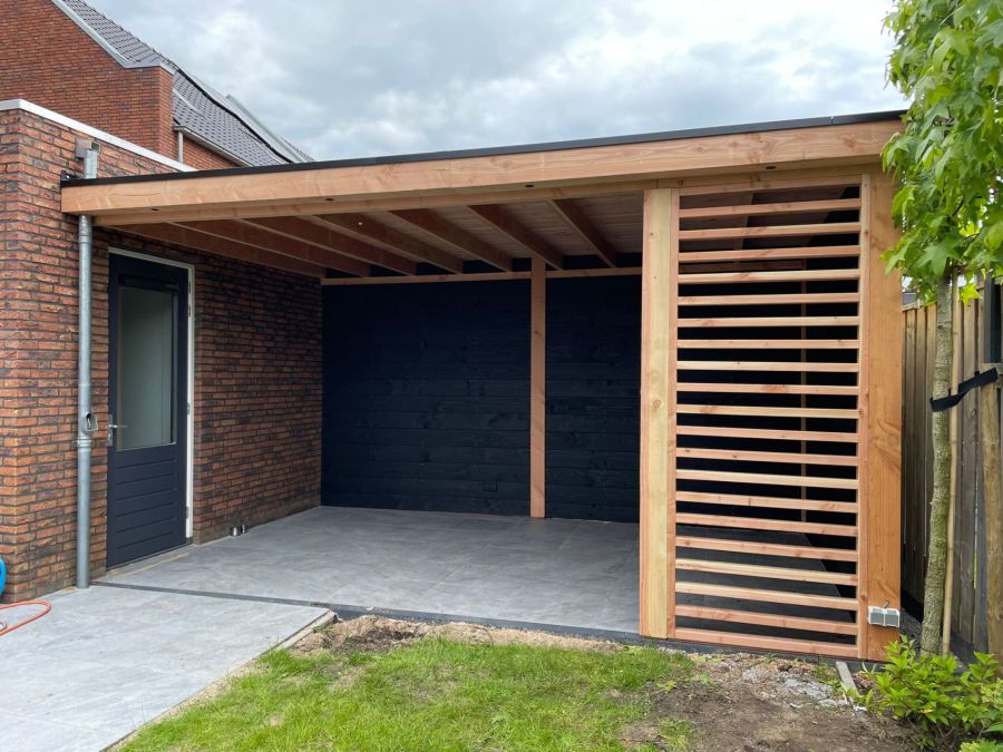 Douglas Luxe in Zevenaar: Lamellen & Zwart Contrast