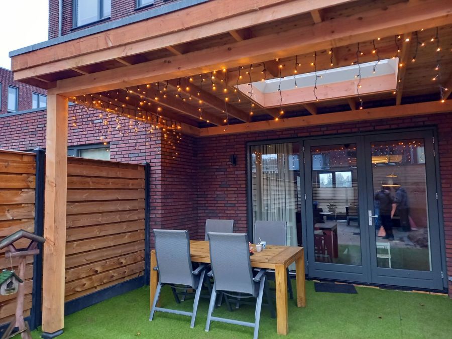 Luxe Tuinkamer Aanbouw: Douglas, Glazen Schuifdeuren en Lichtkoepel Velp