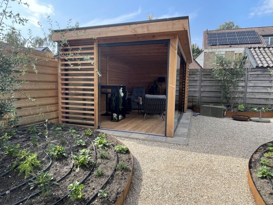 Overkapping Gendringen: Douglas Luxe met Lamellen en Glas