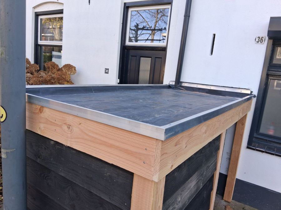 Opgeruimd & Stijlvol: Container- en Fietsenoverkapping in Terborg