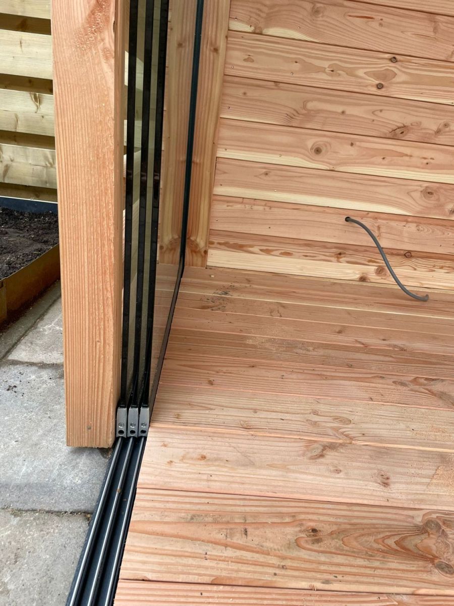 Overkapping Gendringen: Douglas Luxe met Lamellen en Glas