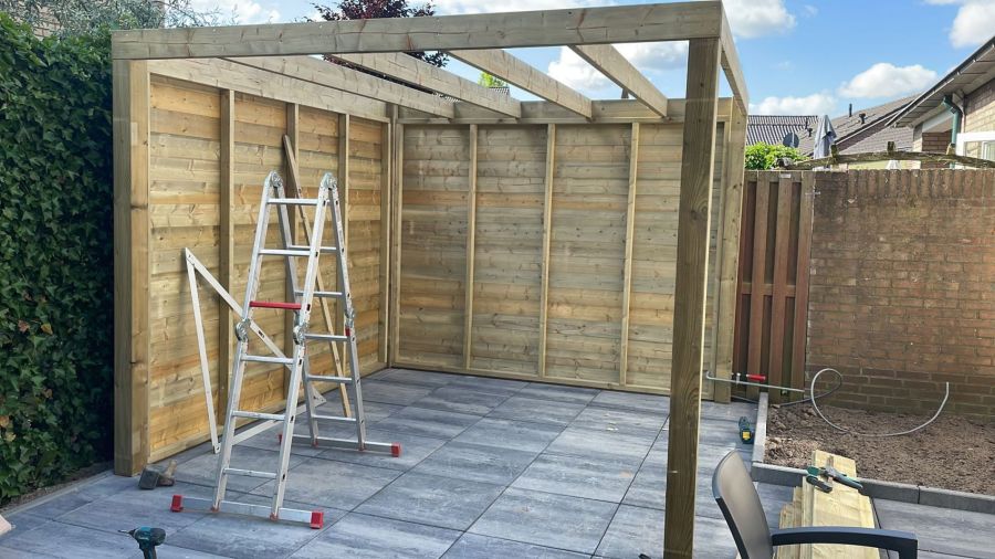 Vuren Overkapping in Wehl