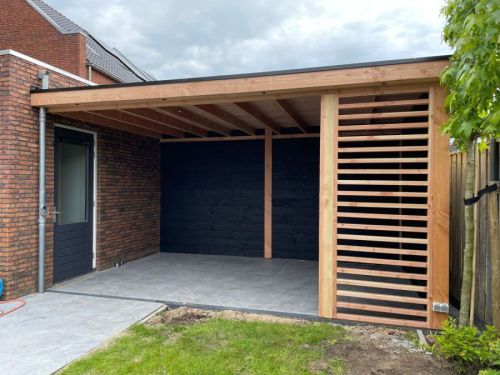 Douglas Luxe in Zevenaar: Lamellen & Zwart Contrast